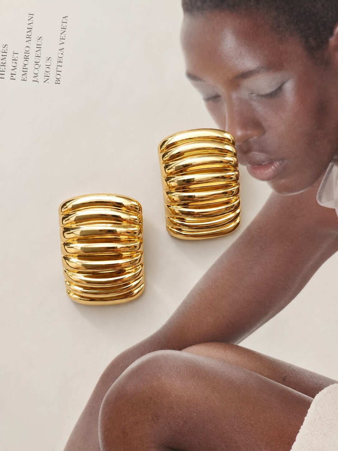 Tırtıklı Plaka Gold Küpe