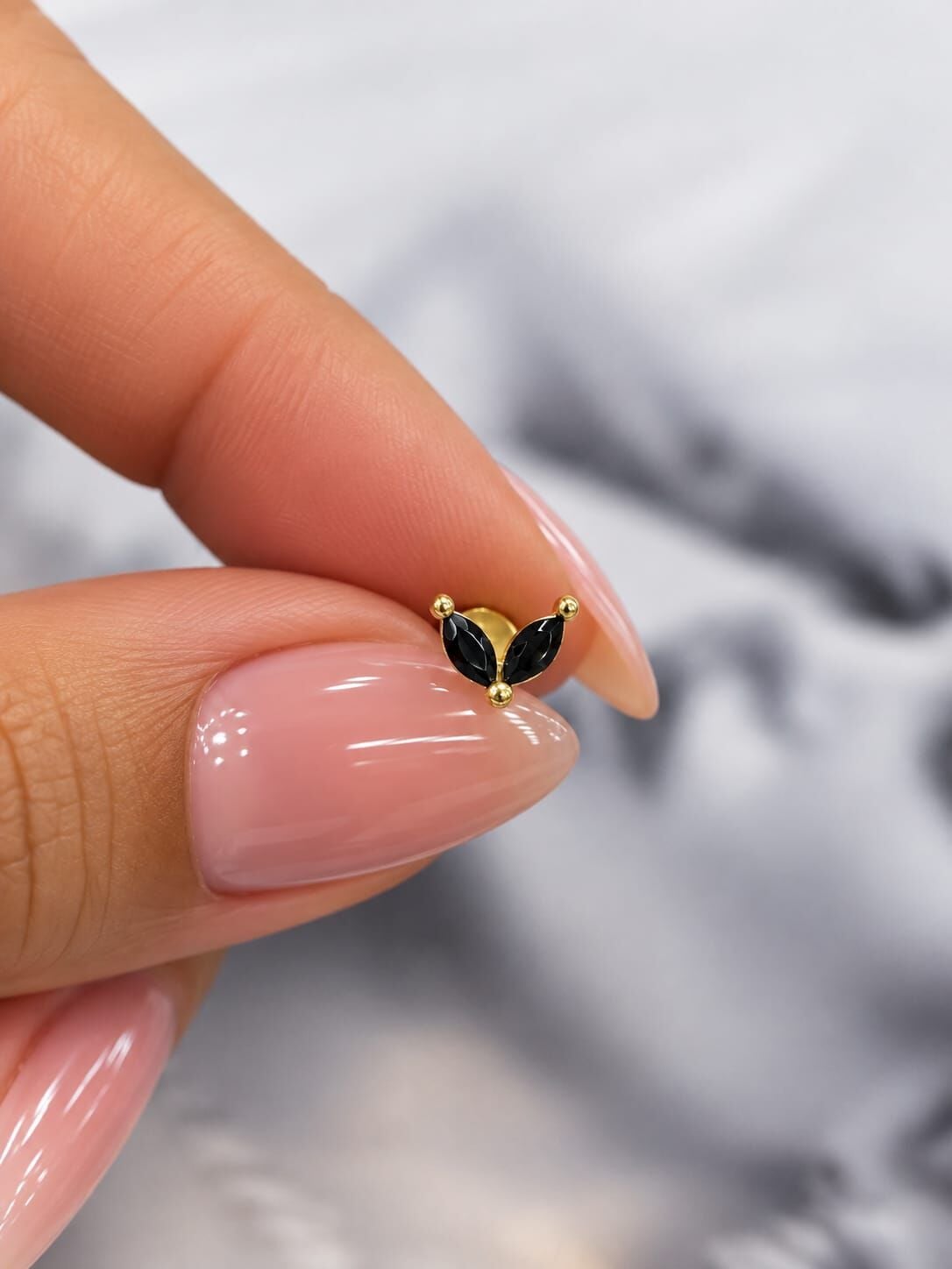 Tragus Siyah
