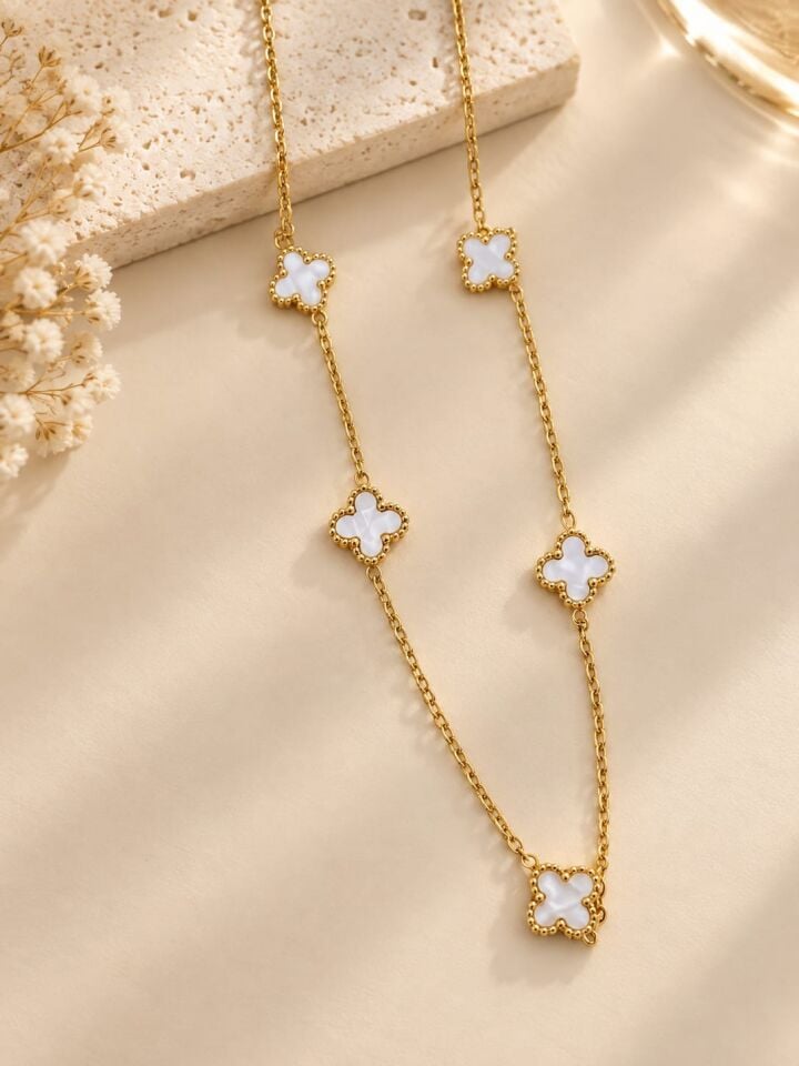 Marka Model Kolye Küçük Yonca 45 cm
